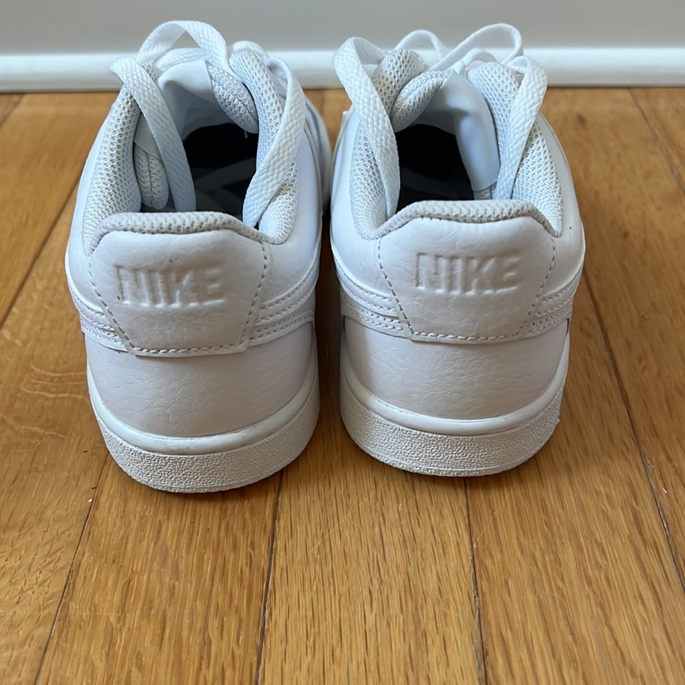 New Nike - Picture 3 of 6
